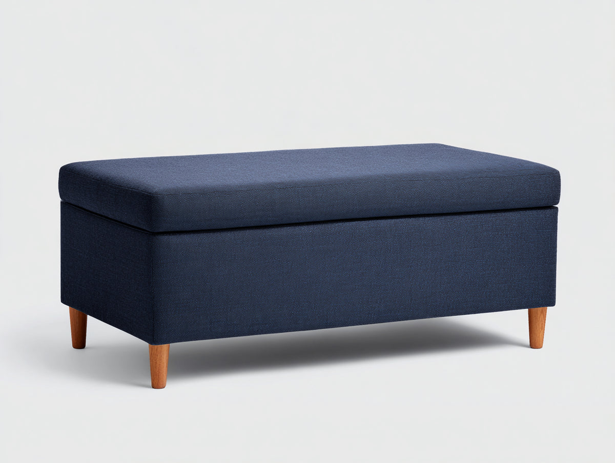Tabouret 95×42×46 cm - assise textile bleu profond et base bois clair - style moderne pour chambre à coucher